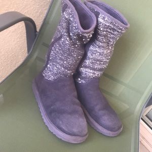 Sweater Uggs grey/lavender color. Authentic!